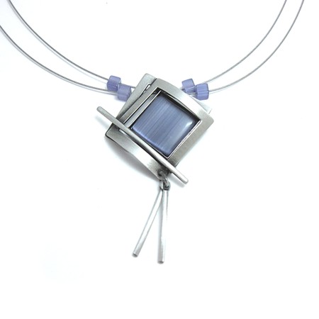Mauve all Silver Necklace on Multiwire by Christophe Poly - Click Image to Close